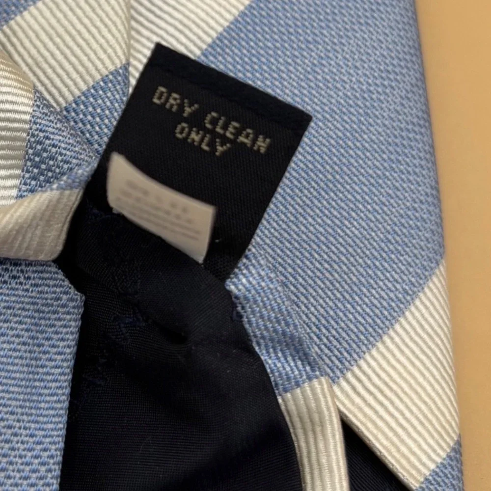 Banana Republic Mens Light Blue‎ White Striped 100% Silk Necktie Tie